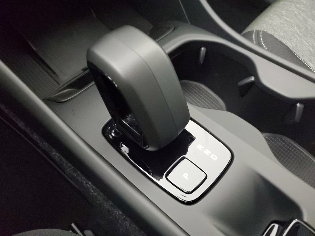 Certified 2026 Volvo XC40 B5 Core AWD/4WD image 34