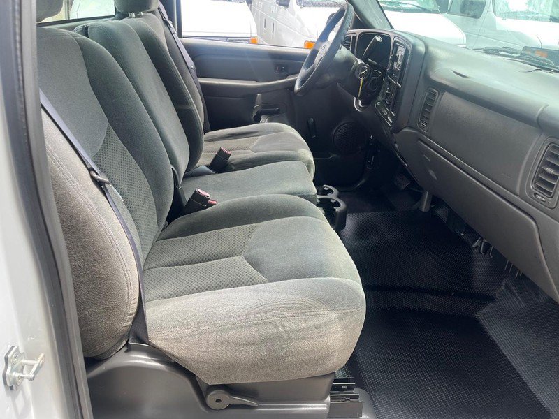Used 2004 Chevrolet Silverado 1500 W/T RWD image 12
