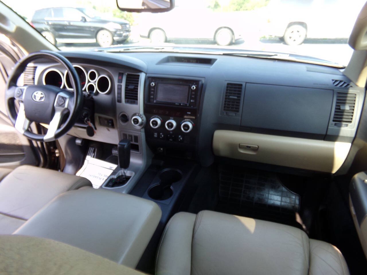 Used 2015 Toyota Sequoia SR5 w/ Premium Package AWD/4WD image 23