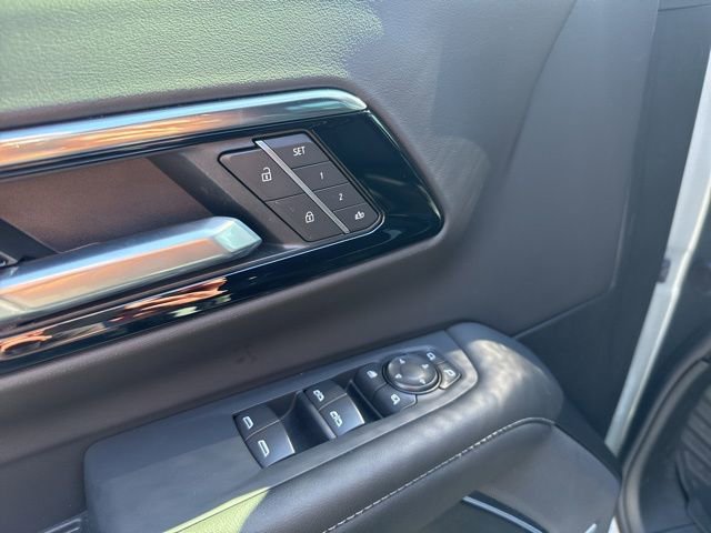 Used 2026 Chevrolet Tahoe Z71 w/ Comfort Package image 16