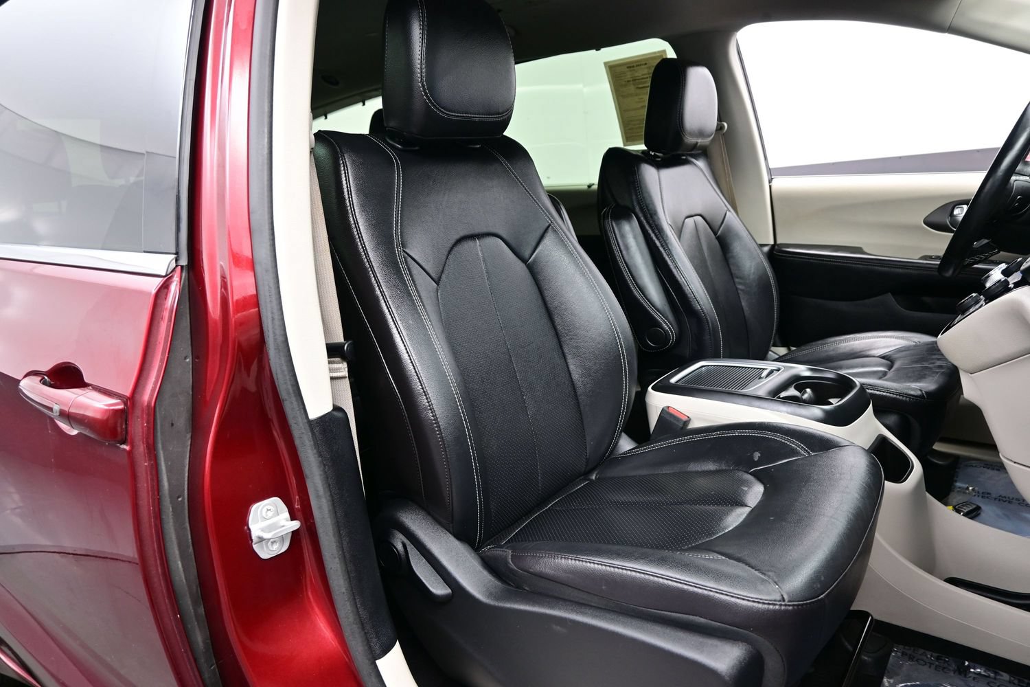 Used 2022 Chrysler Pacifica Touring-L AWD/4WD image 17