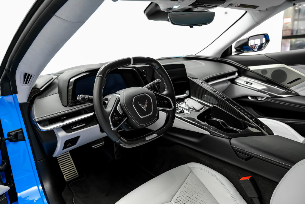 Used 2025 Chevrolet Corvette Z06 RWD image 8