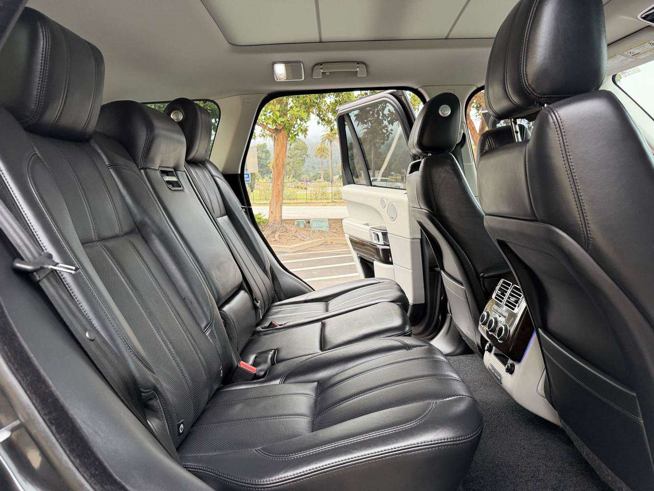 Used 2014 Land Rover Range Rover Supercharged AWD/4WD image 69