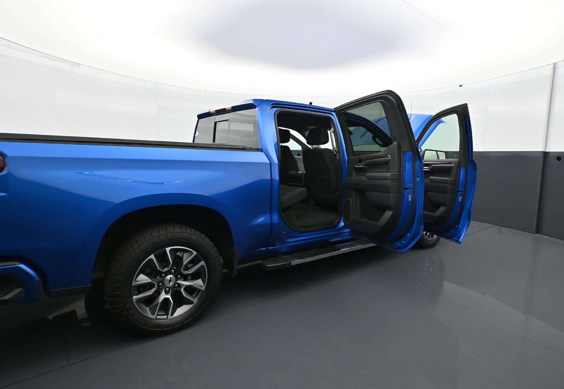 Used 2023 Chevrolet Silverado 1500 RST AWD/4WD image 35