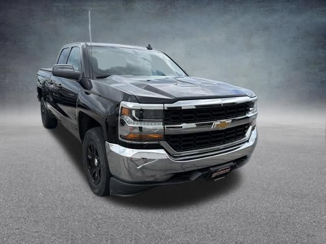 Used 2018 Chevrolet Silverado 1500 LT AWD/4WD image 4
