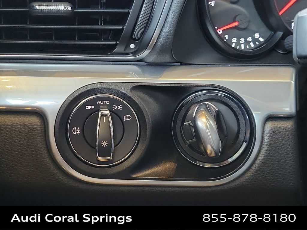 Used 2017 Porsche 911 Carrera image 19