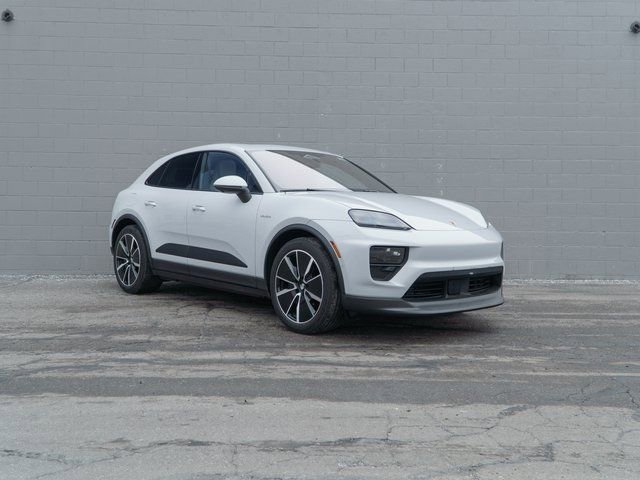 Certified 2025 Porsche Macan Electric image 9