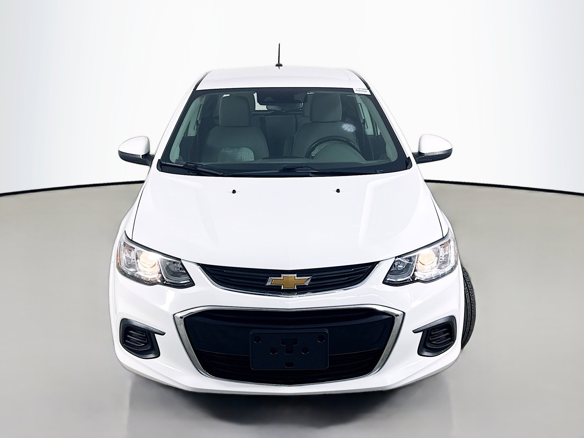 Used 2020 Chevrolet Sonic LT image 2
