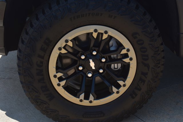 New 2025 Chevrolet Silverado 1500 ZR2 w/ Technology Package image 11