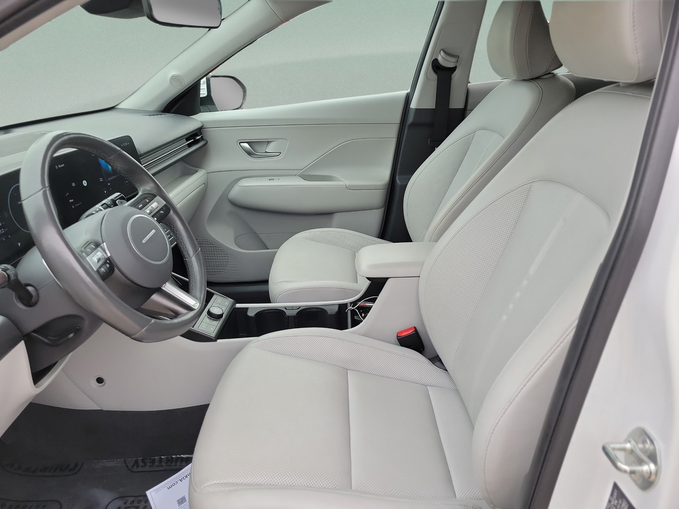 Used 2024 Hyundai Kona Limited FWD image 16