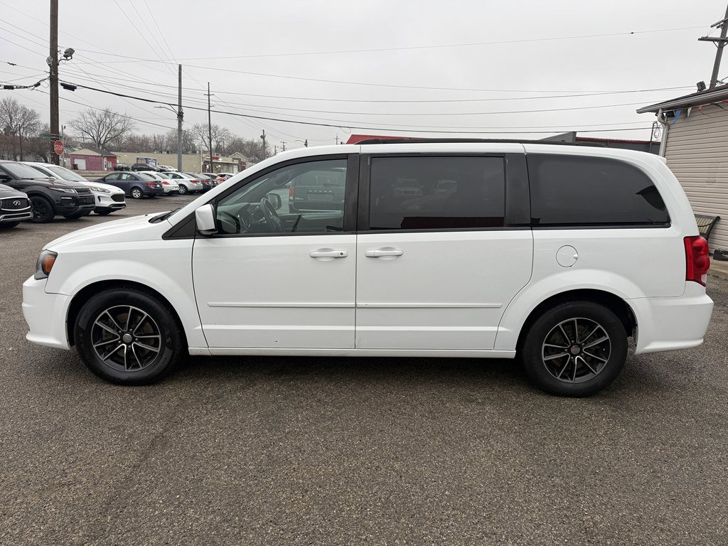 Used 2016 Dodge Grand Caravan R/T image 3