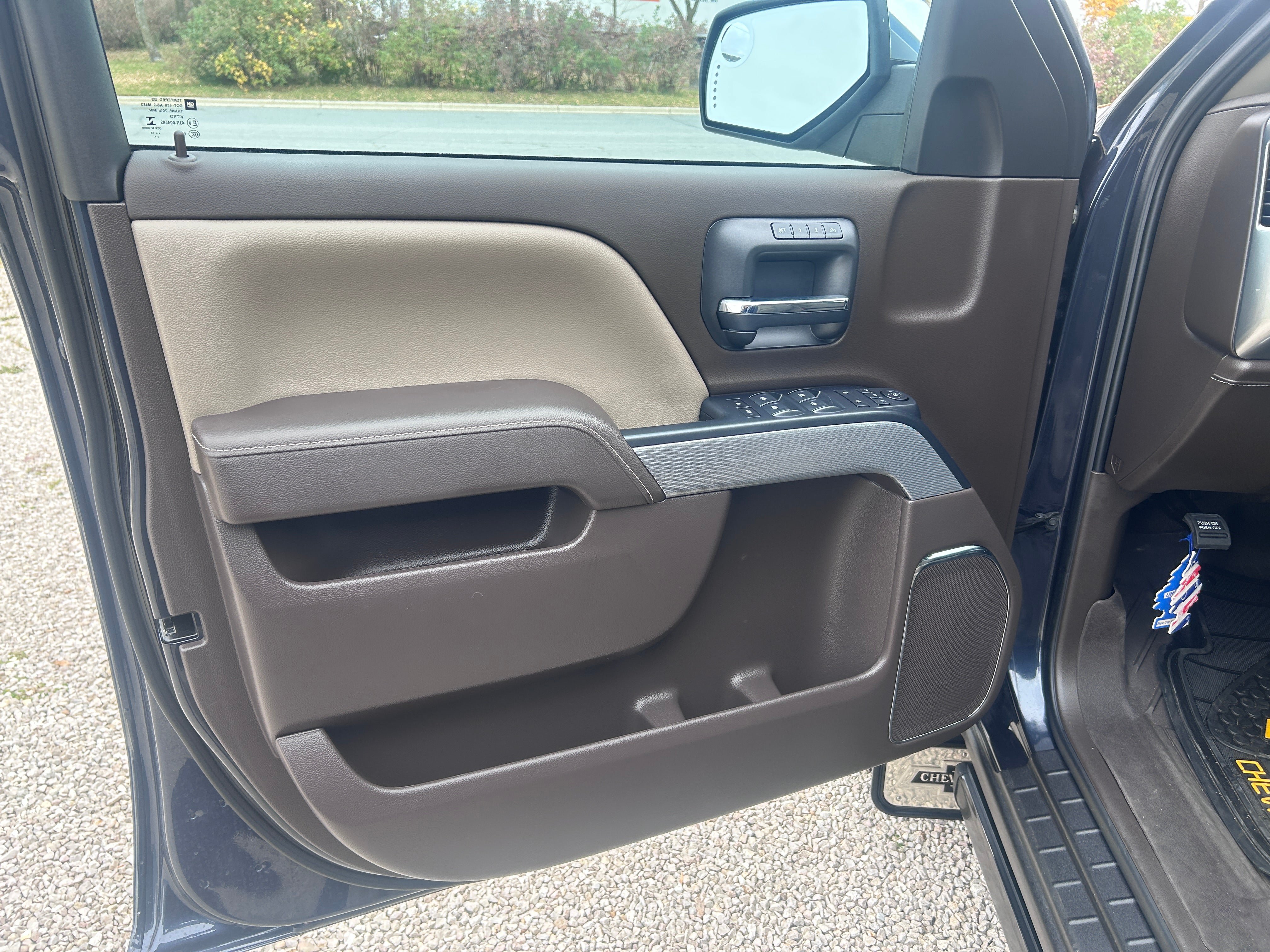 Used 2018 Chevrolet Silverado 1500 LTZ Z71 w/ Centennial Edition AWD/4WD image 13