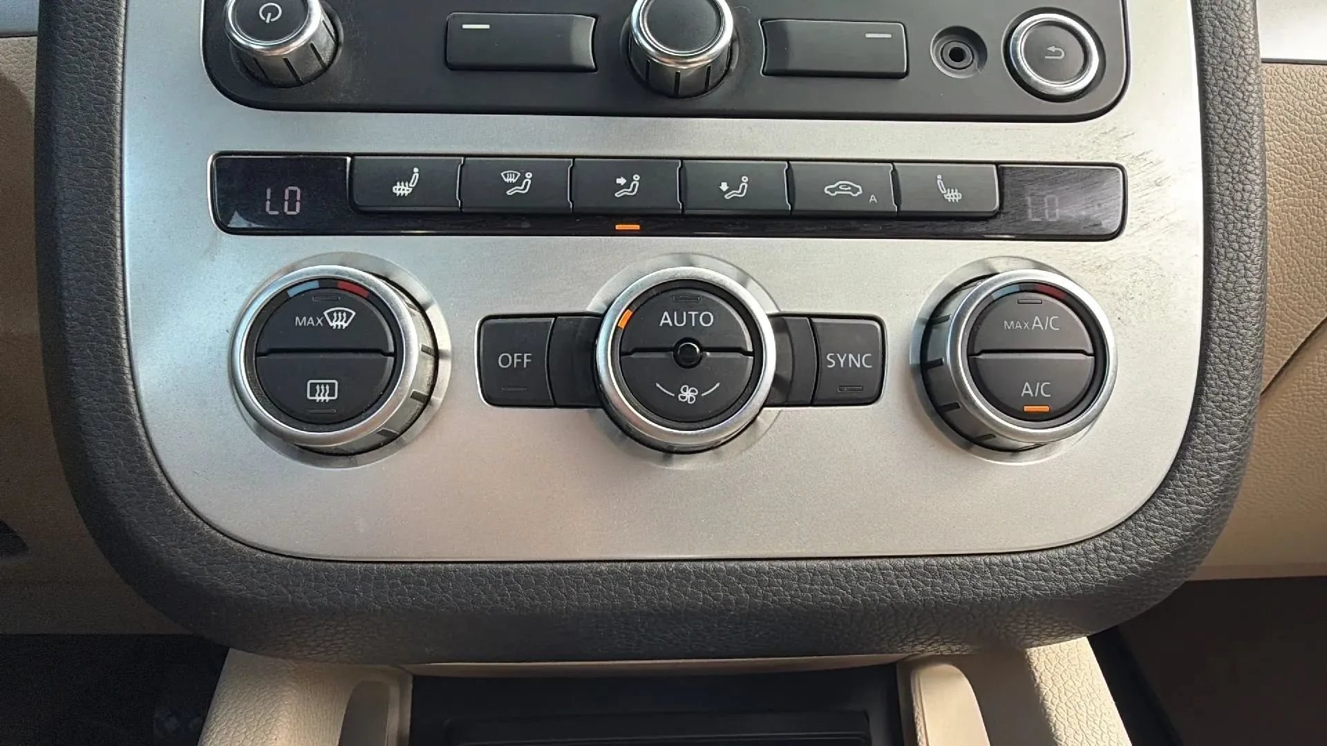 Used 2014 Volkswagen Eos Komfort FWD image 25