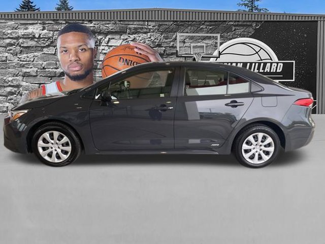 Certified 2025 Toyota Corolla LE AWD/4WD image 1
