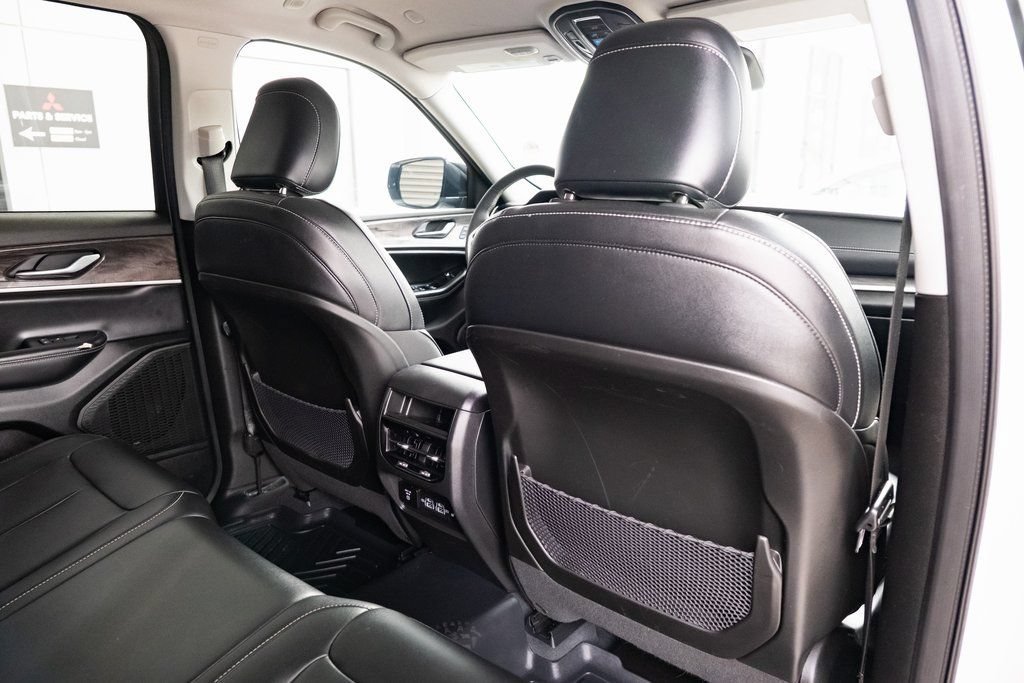 Used 2023 Jeep Grand Cherokee Limited AWD/4WD image 22