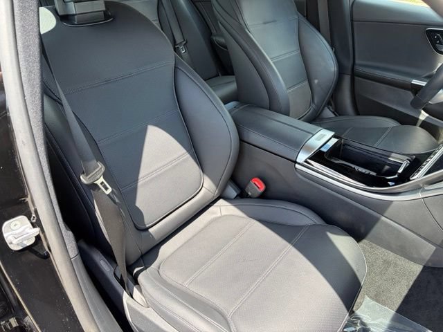 Used 2025 Mercedes-Benz C 300 Sedan image 36