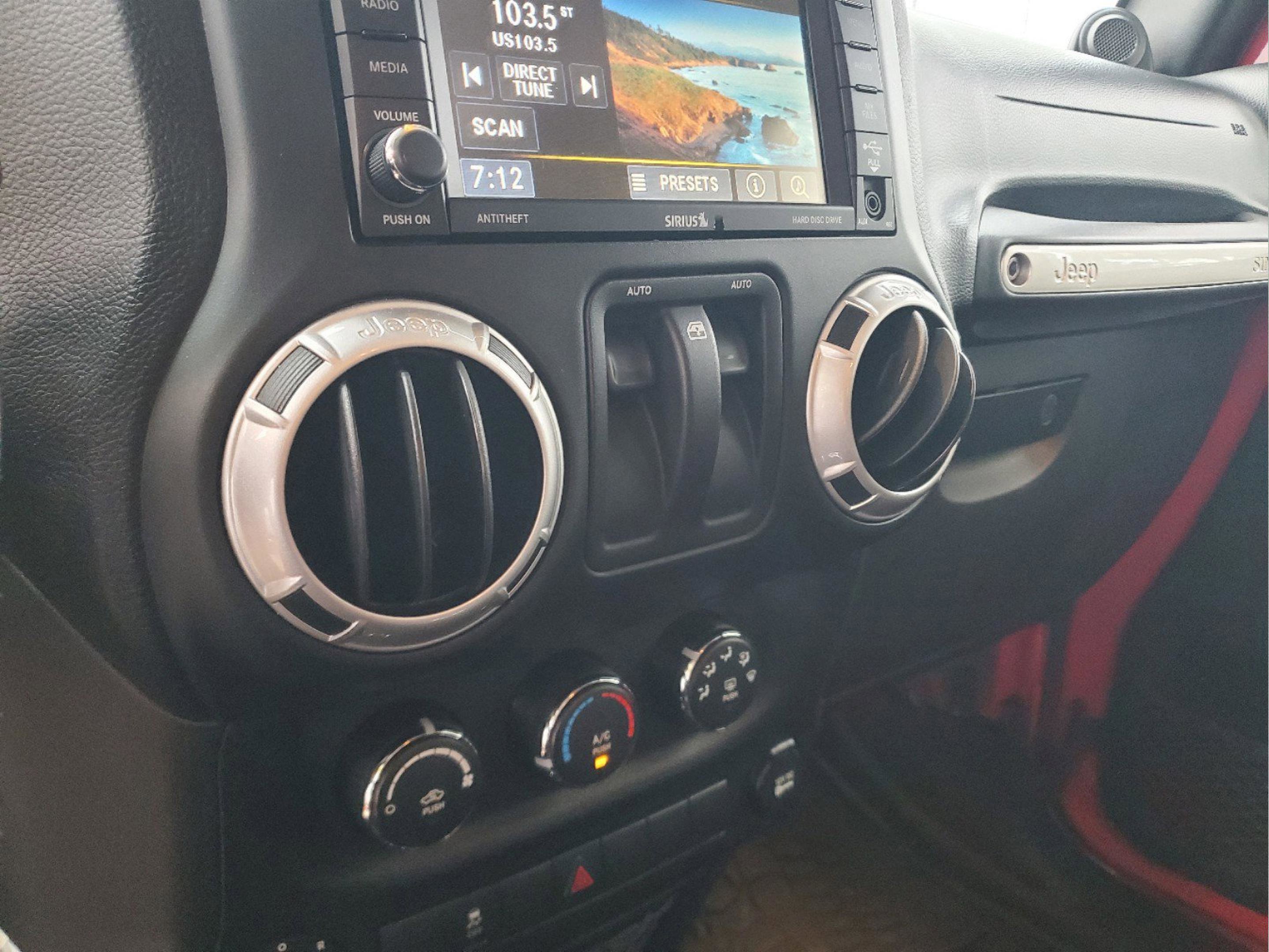 Used 2014 Jeep Wrangler Freedom Edition image 15
