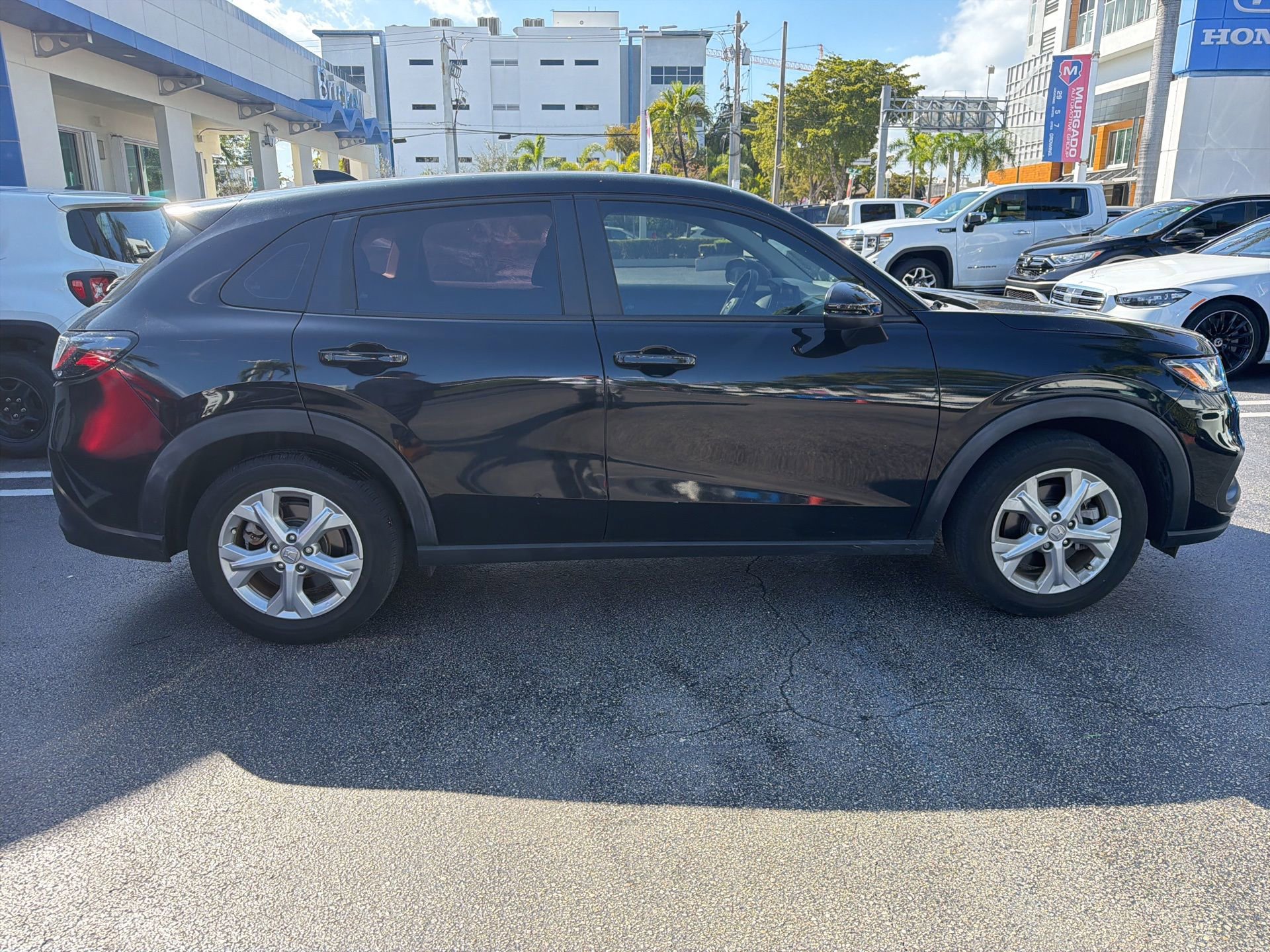 Used 2023 Honda HR-V LX image 8