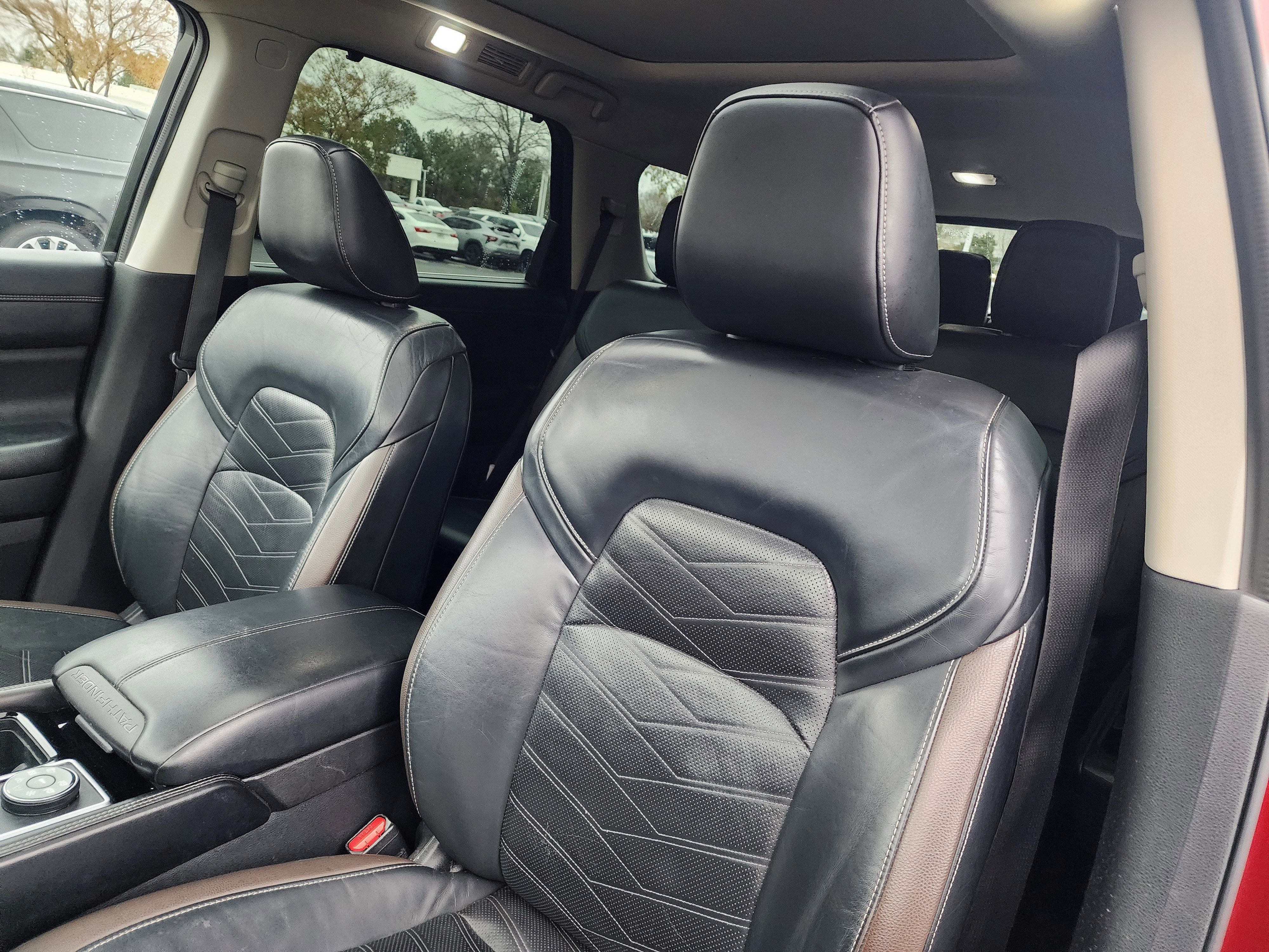 Used 2022 Nissan Pathfinder Platinum w/ Cargo Package image 21