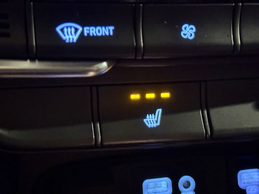 Used 2019 Hyundai Santa Fe Limited image 5