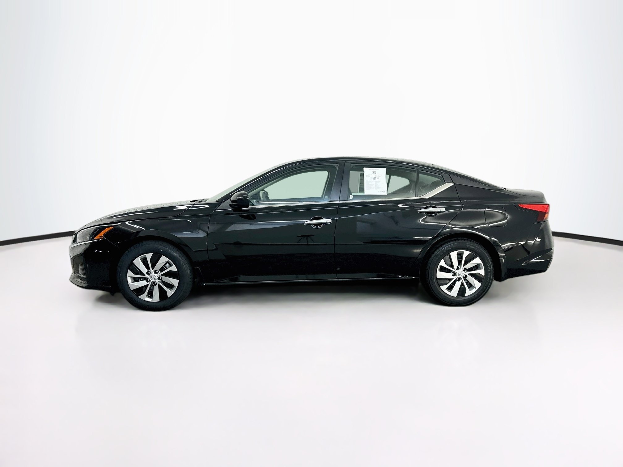 Used 2023 Nissan Altima 2.5 S FWD image 4