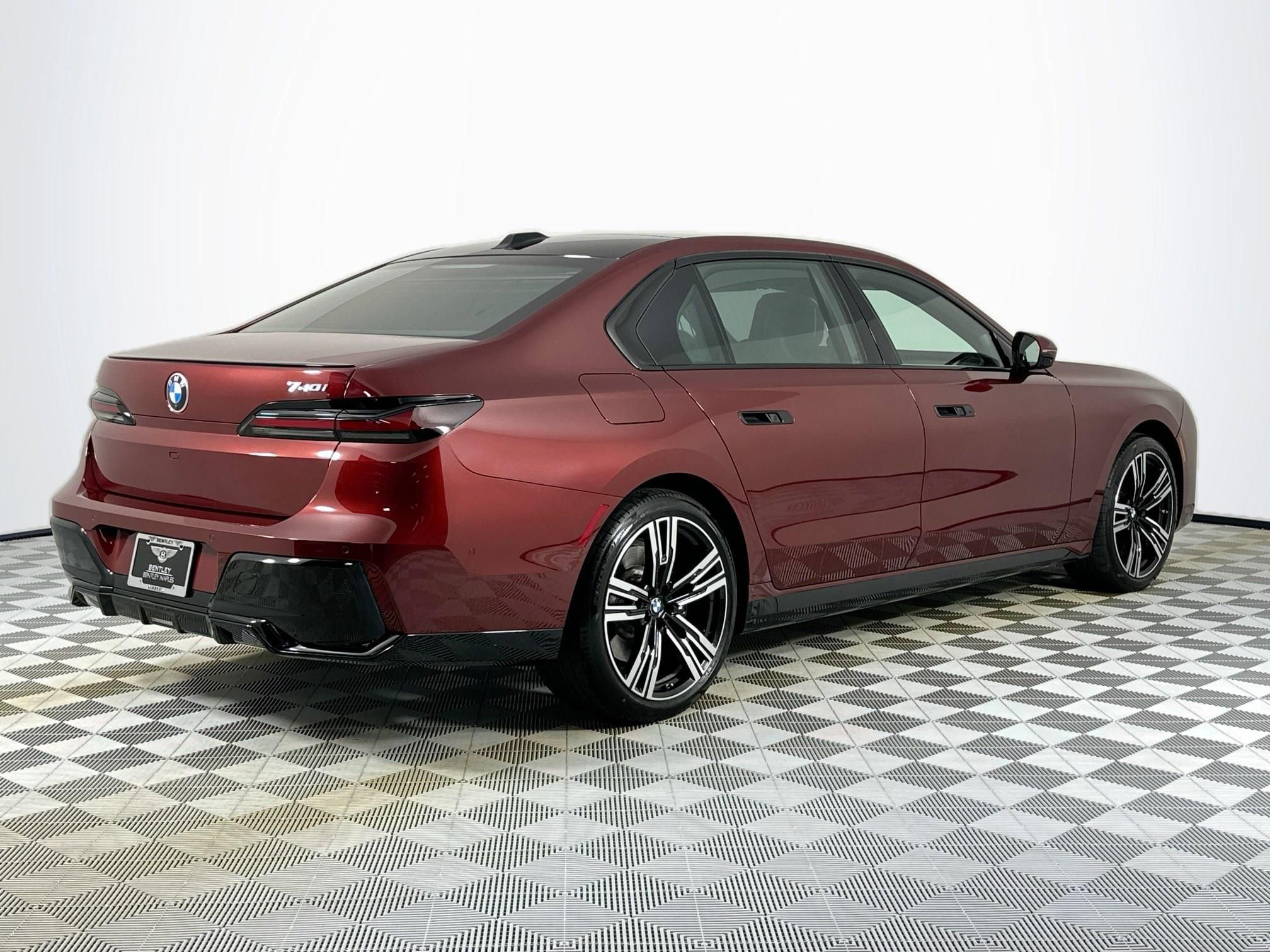 Used 2023 BMW 740i RWD image 5