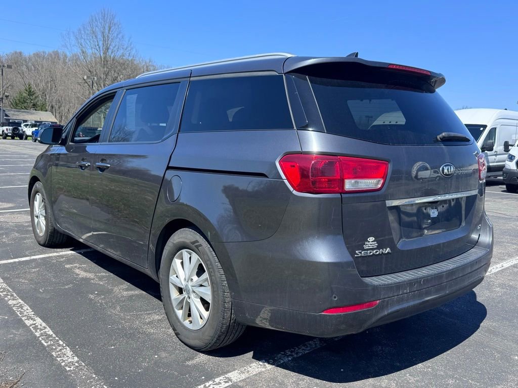 Used 2016 Kia Sedona LX w/ LX Convenience Package image 5