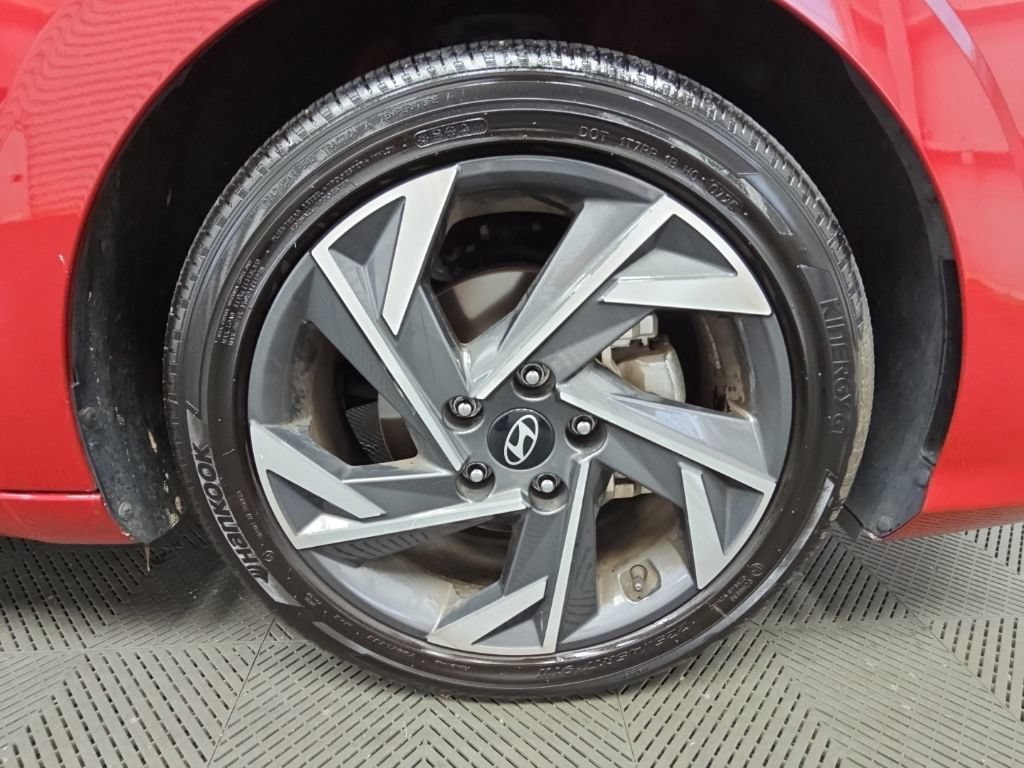 Used 2025 Hyundai Elantra Limited FWD image 46