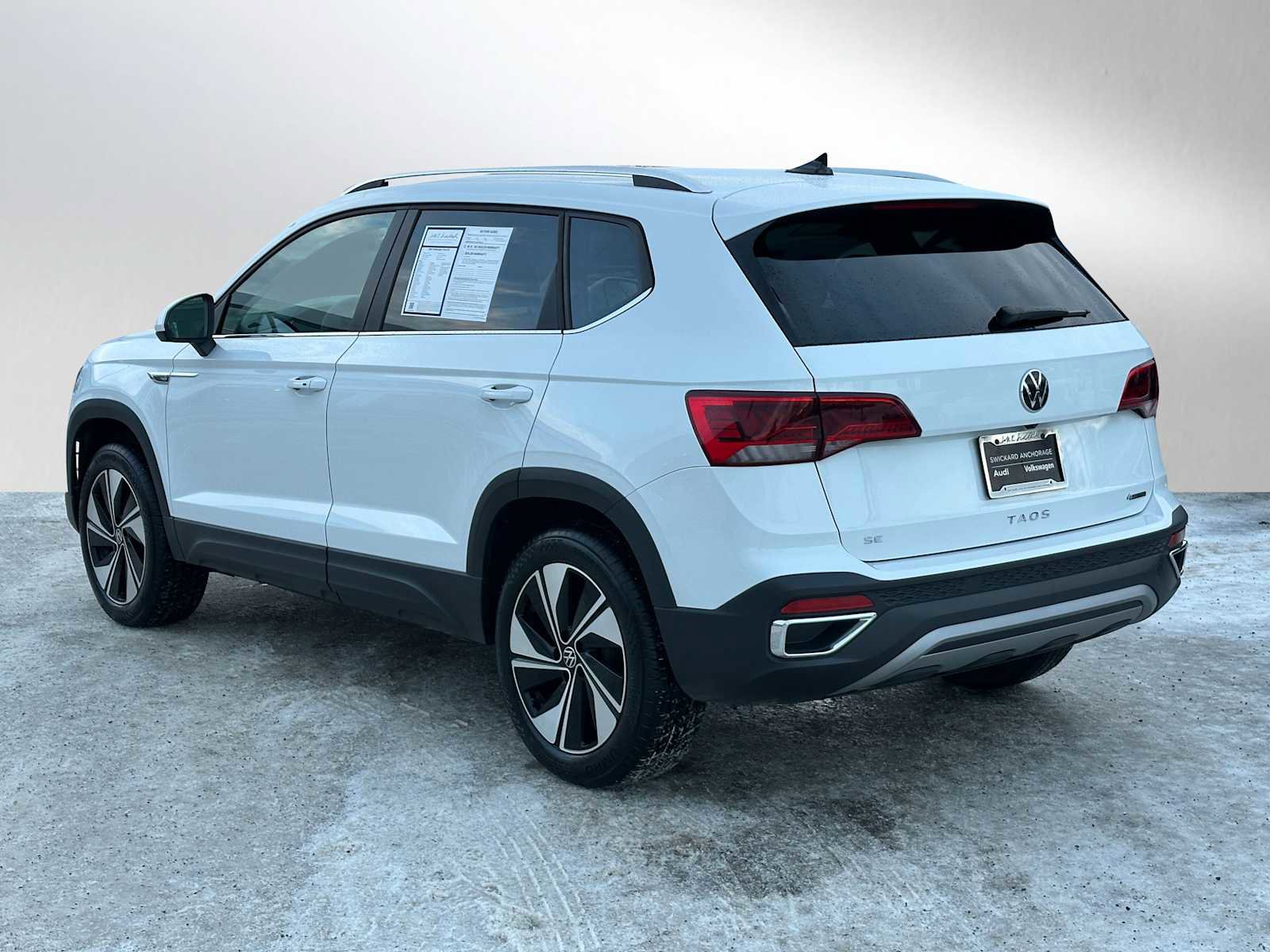 Used 2024 Volkswagen Taos SE image 5