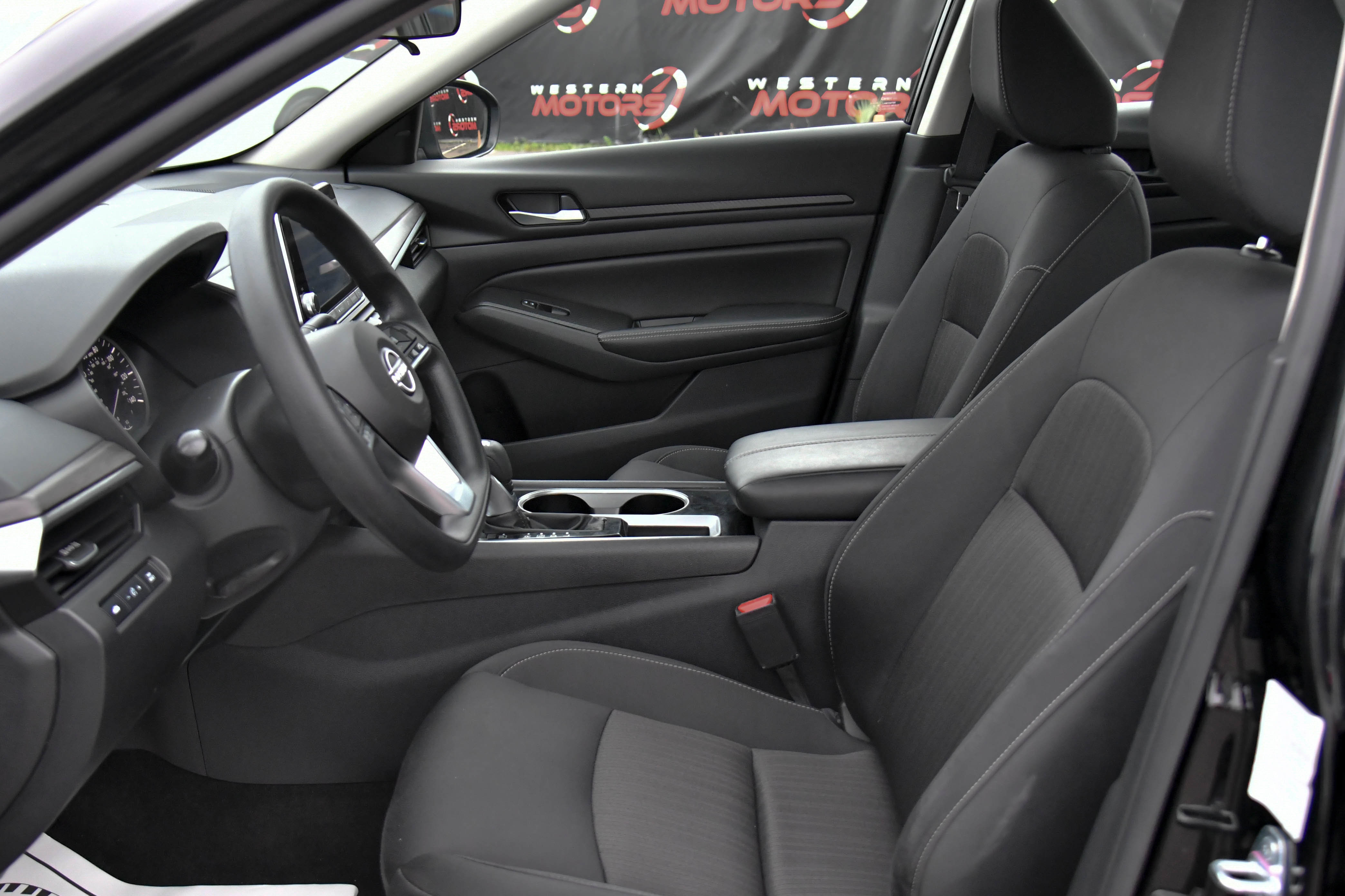 Used 2024 Nissan Altima 2.5 SV image 17