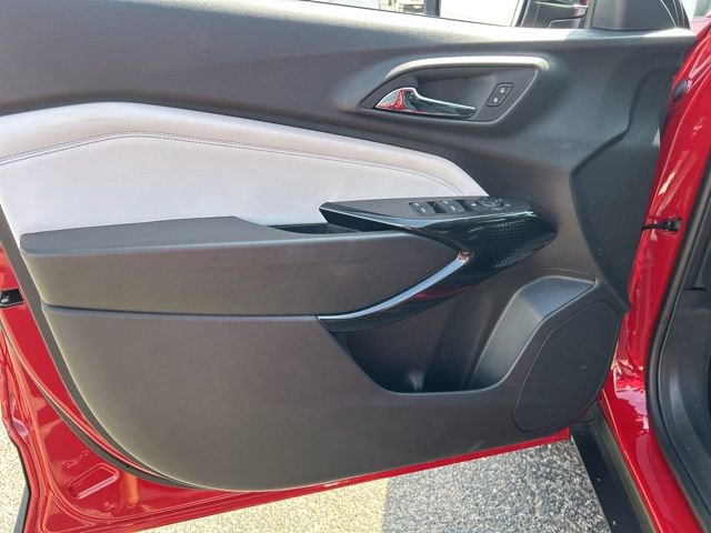New 2026 Chevrolet Trax LT w/ Sunroof Package FWD image 11