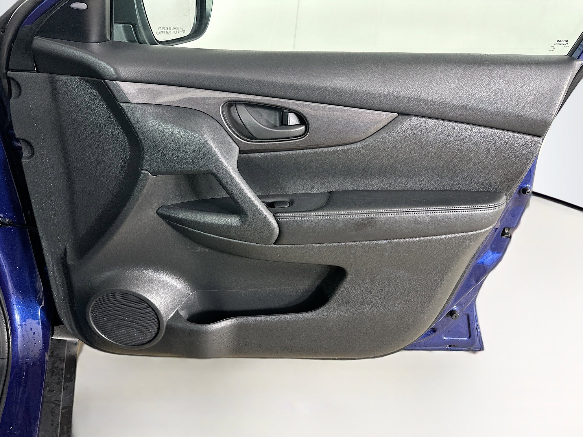 Used 2020 Nissan Rogue S FWD image 30