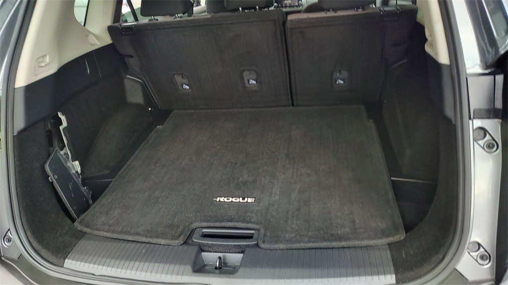 Used 2023 Nissan Rogue SV image 29