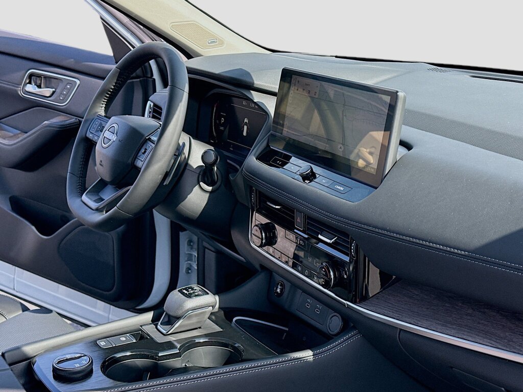 New 2026 Nissan Rogue Platinum image 5