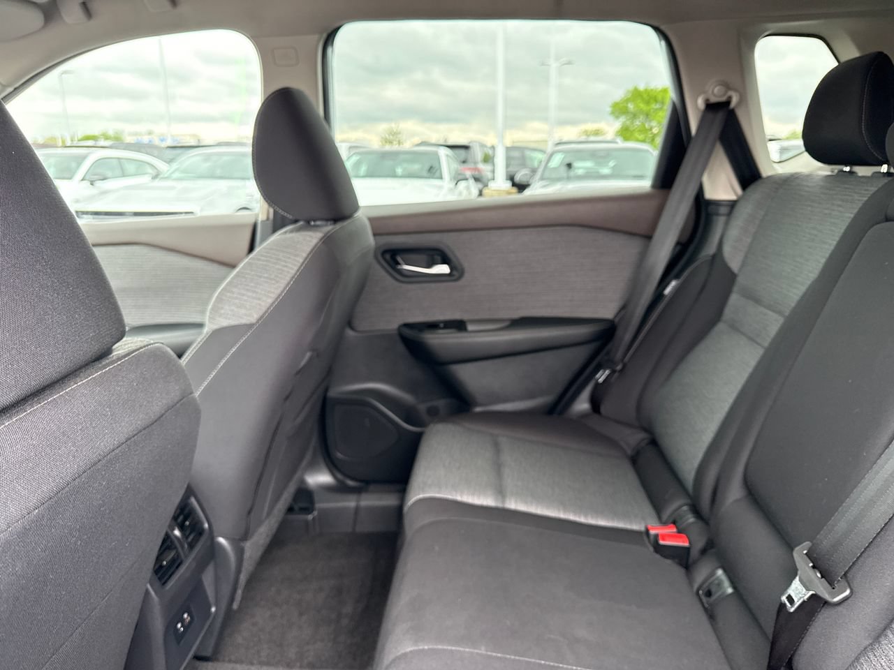 Used 2023 Nissan Rogue SV AWD/4WD image 12