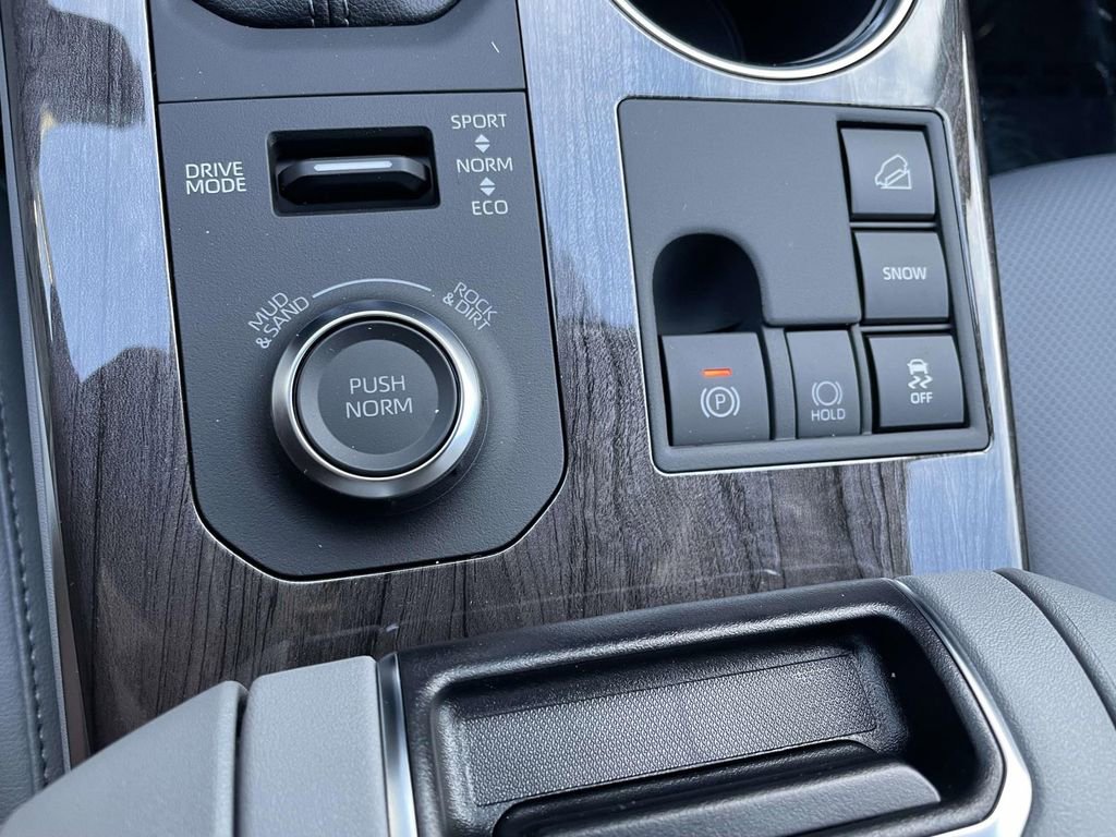 New 2026 Toyota Highlander Limited image 42