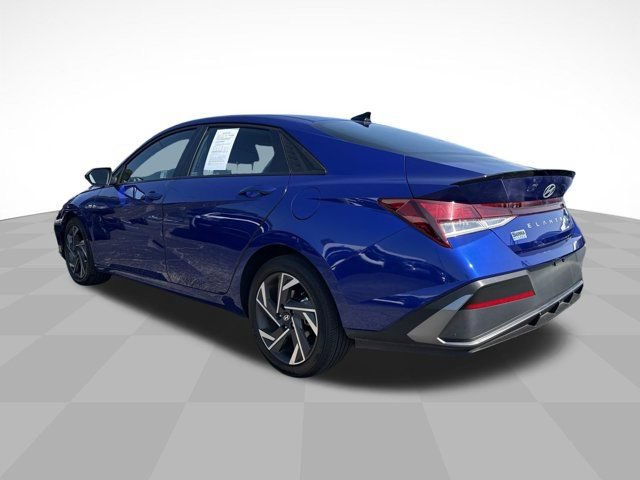 Used 2025 Hyundai Elantra Sport w/ Cargo Package FWD image 7