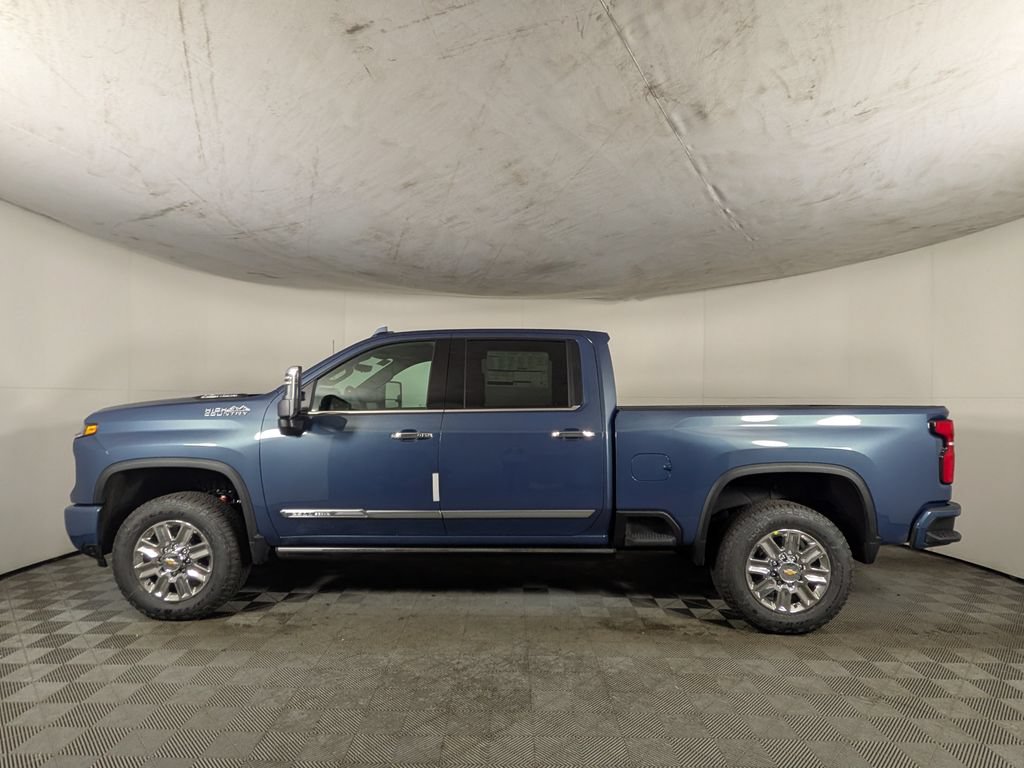 New 2026 Chevrolet Silverado 2500 High Country w/ High Country Premium Package AWD/4WD image 3