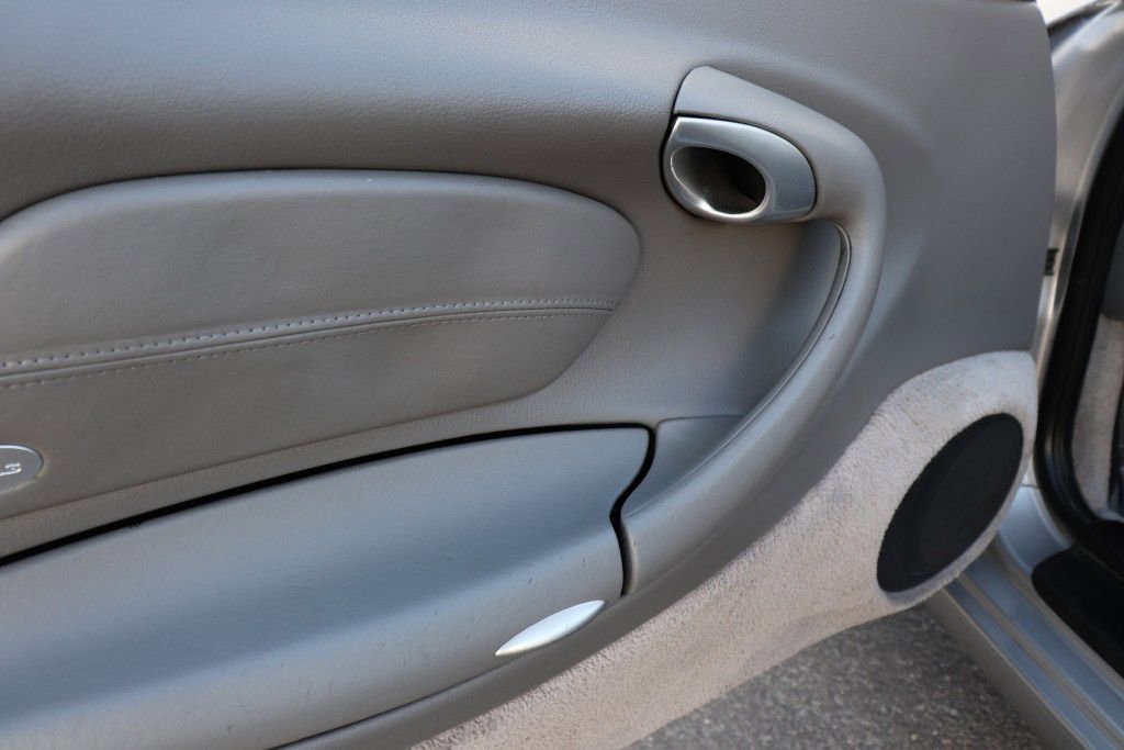 Used 2000 Porsche 911 Cabriolet image 39