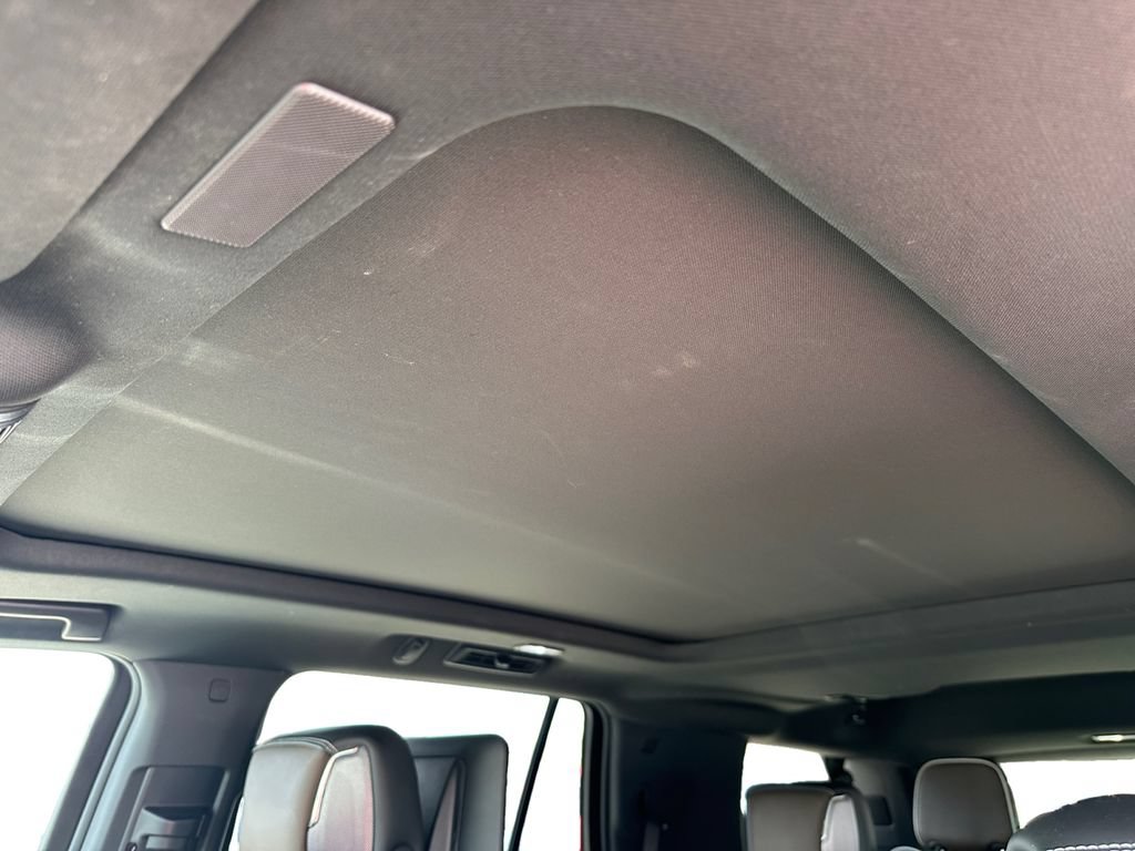 Used 2025 GMC Yukon Denali Ultimate AWD/4WD image 14