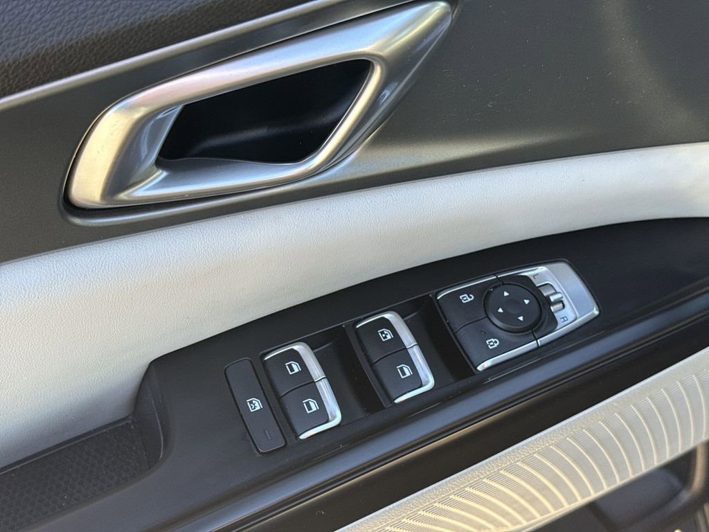 Used 2024 Kia Carnival LX image 15