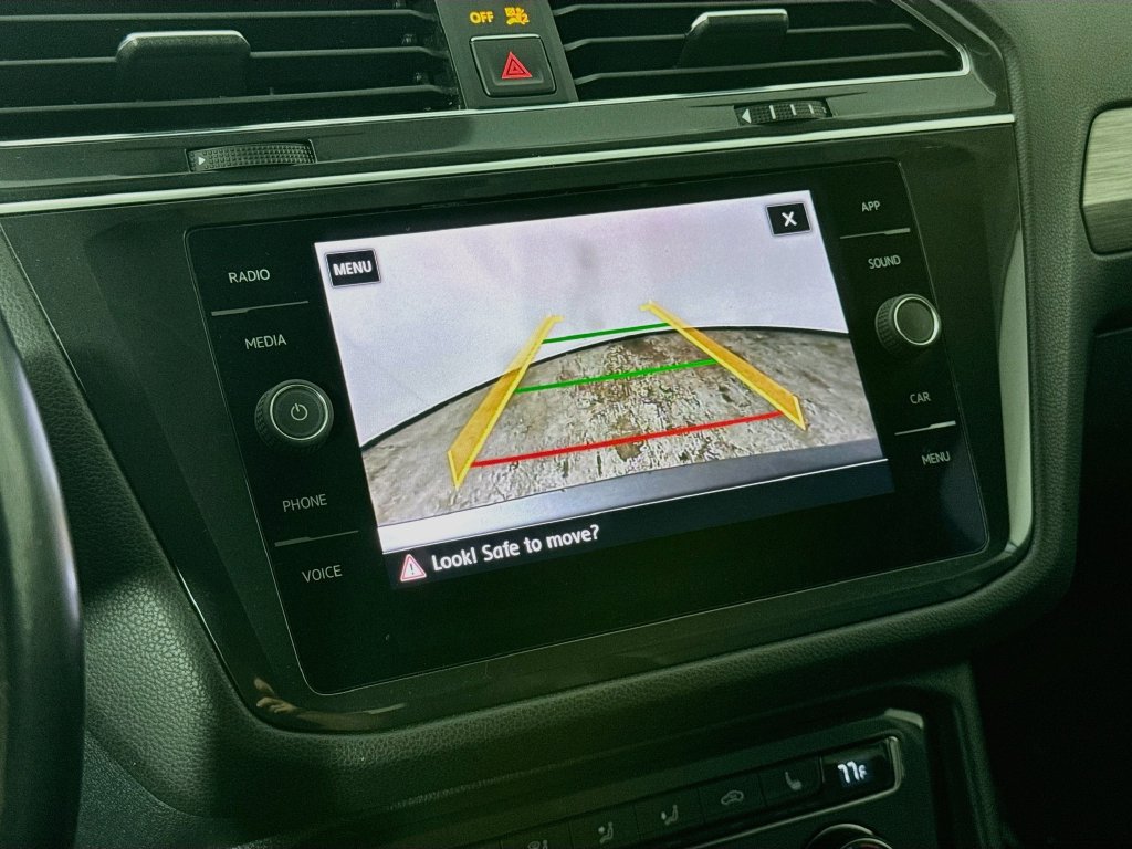 Used 2018 Volkswagen Tiguan SE AWD/4WD image 15