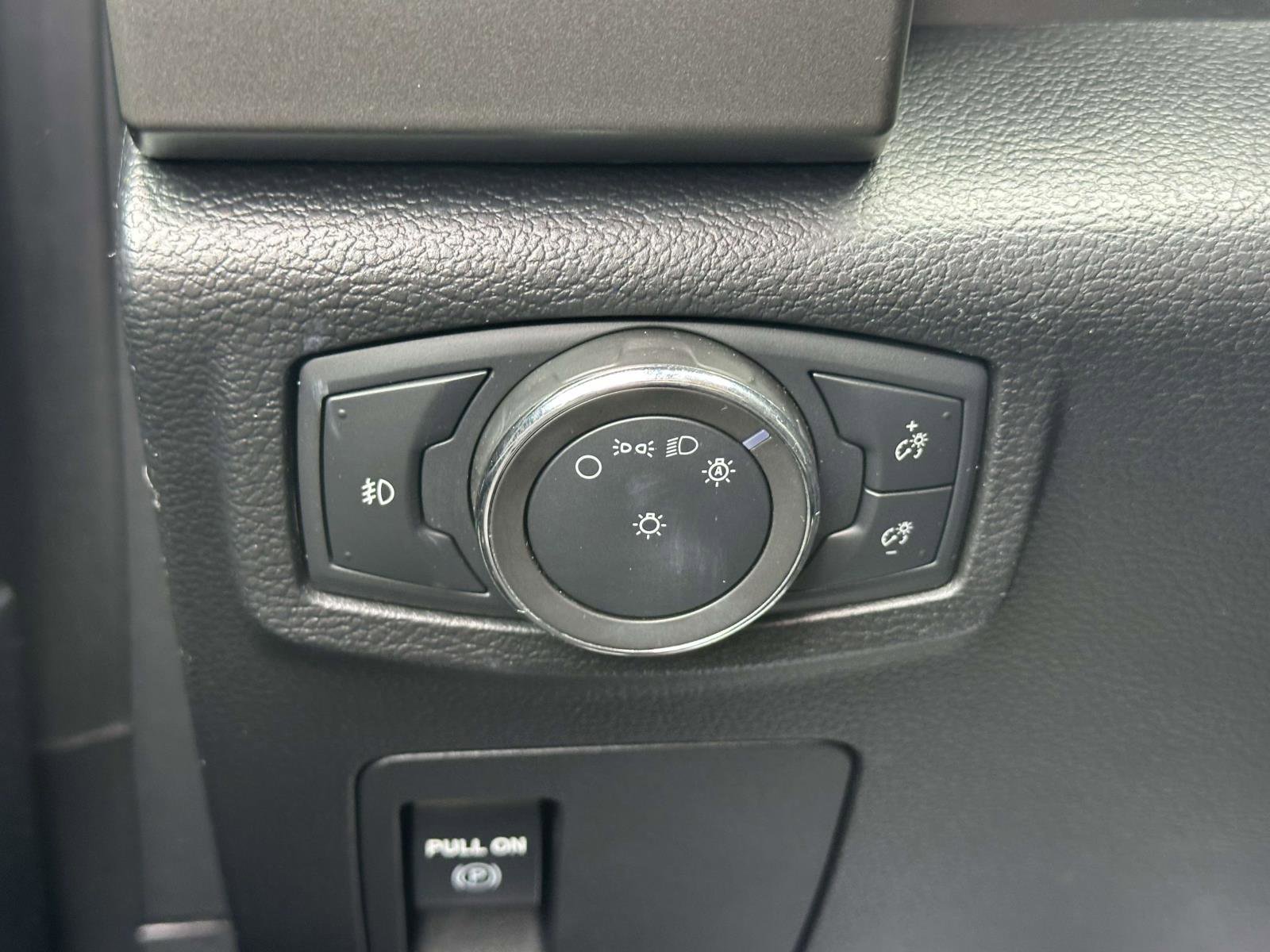 Used 2020 Ford Expedition XLT w/ Black Accent Package AWD/4WD image 32