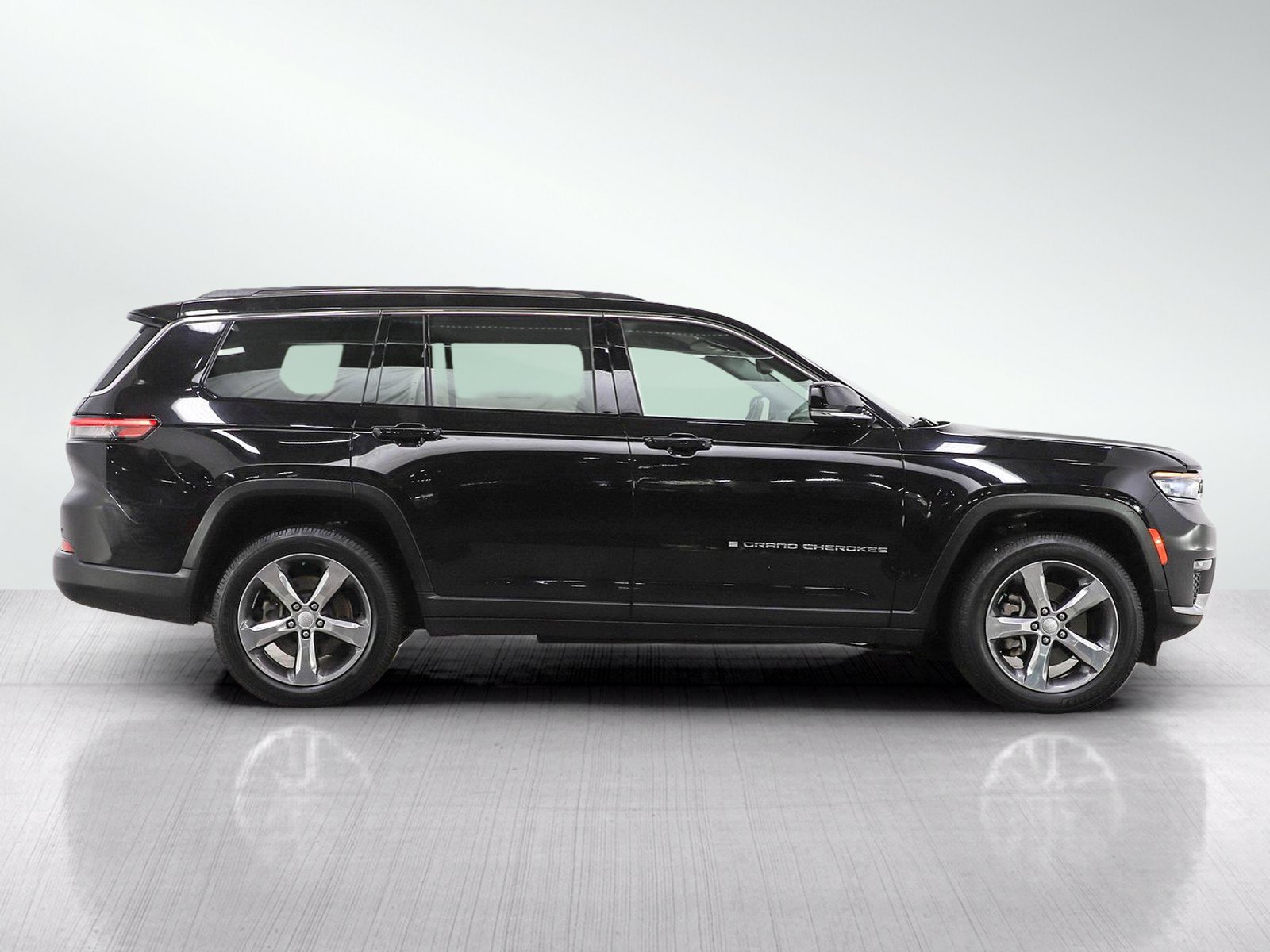 Used 2021 Jeep Grand Cherokee L Limited AWD/4WD image 6