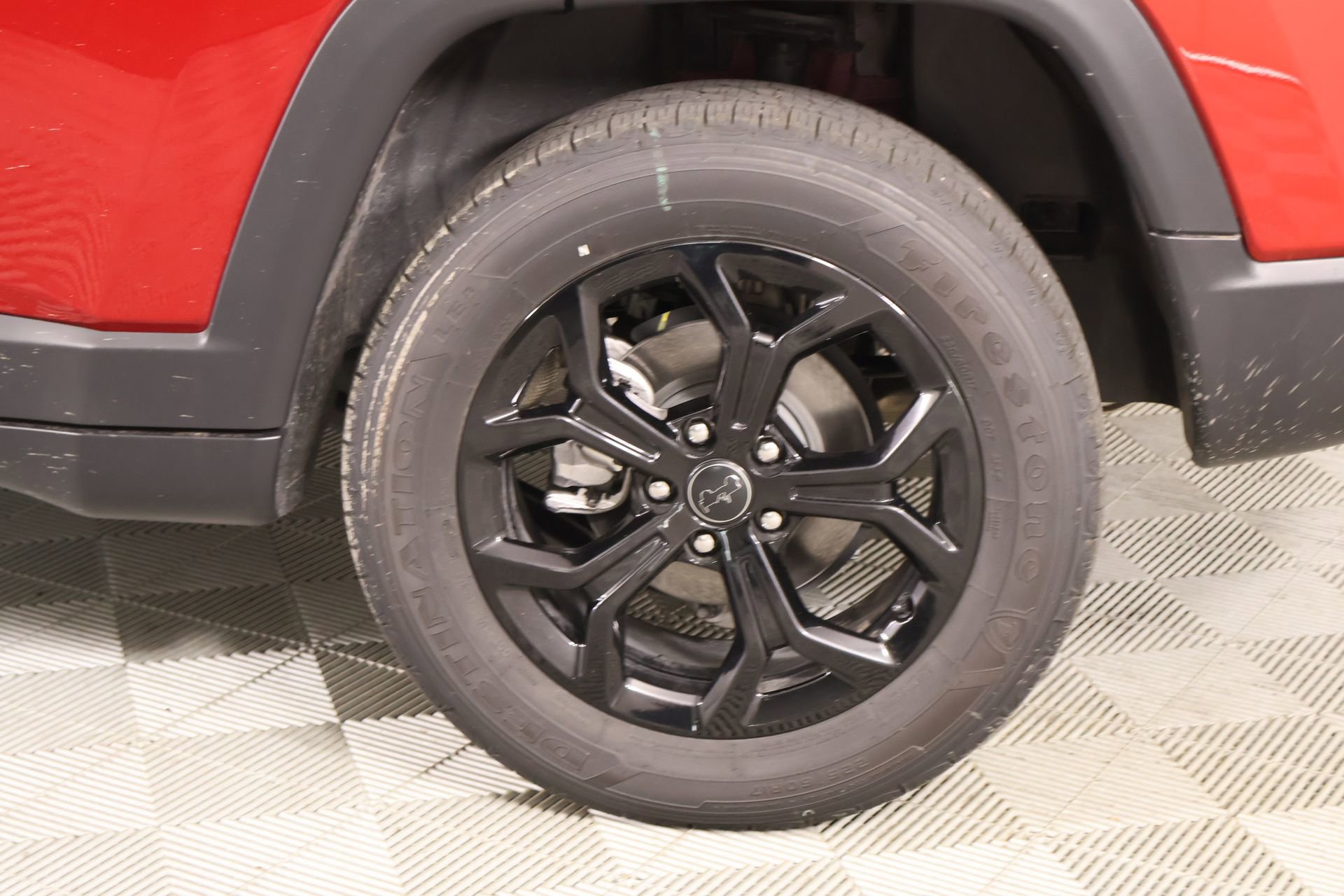 Used 2025 Jeep Compass Latitude image 18