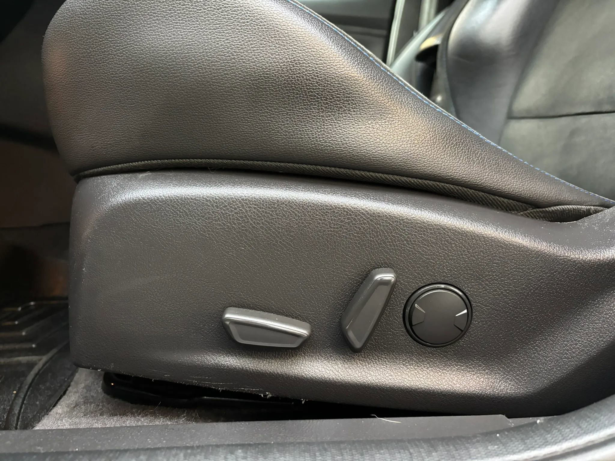 Used 2018 Ford Focus ST FWD image 14