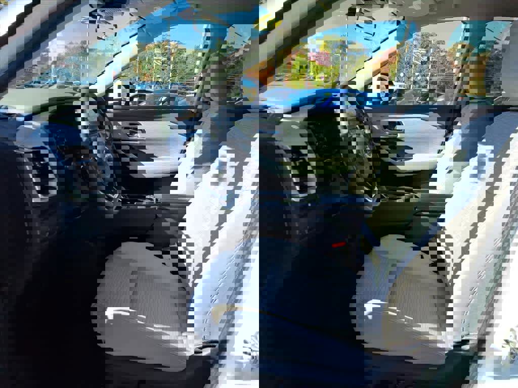 Certified 2023 Nissan Rogue SV image 11