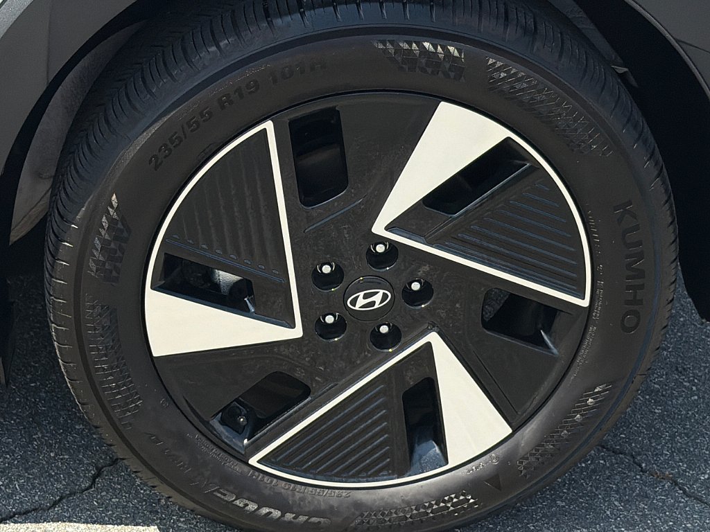 Certified 2025 Hyundai Ioniq 5 SE RWD image 6