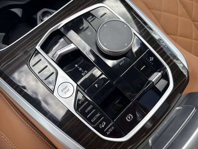 Certified 2024 BMW X5 xDrive50e w/ Premium Package image 17