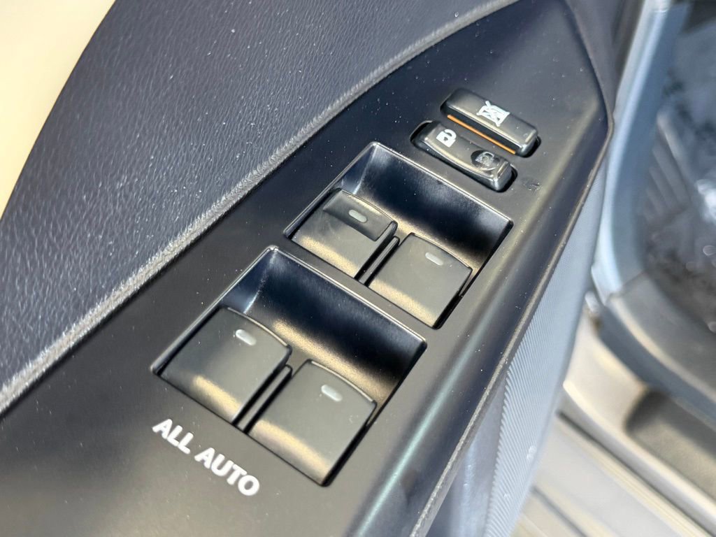 Used 2013 Lexus CT 200h w/ Premium Pkg w/Navigation FWD image 19